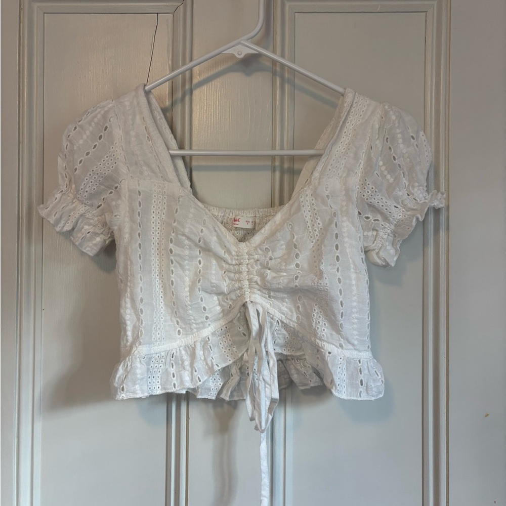 ROMWE White Eyelet Ruched Tie-Front Crop Top